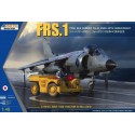 FRS.1 Sea Harrier, con tractor de la Royal Navy.