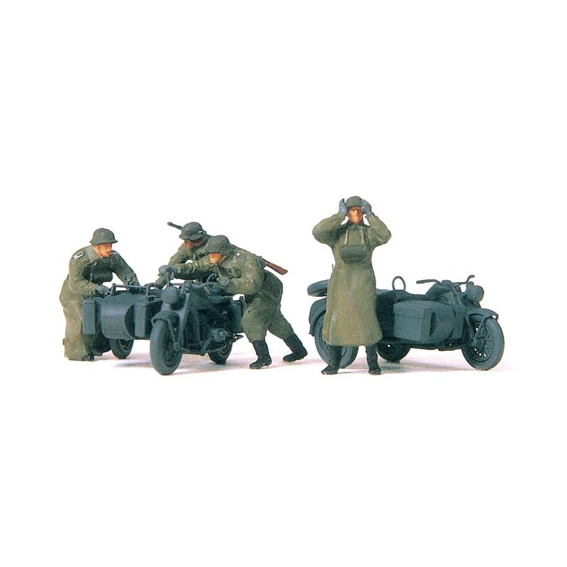 Motorcycle crew with Zündapp KS 750.