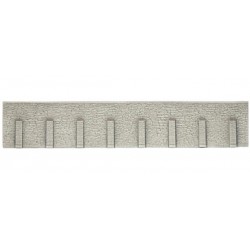 Stützmauer aus Naturstein.
