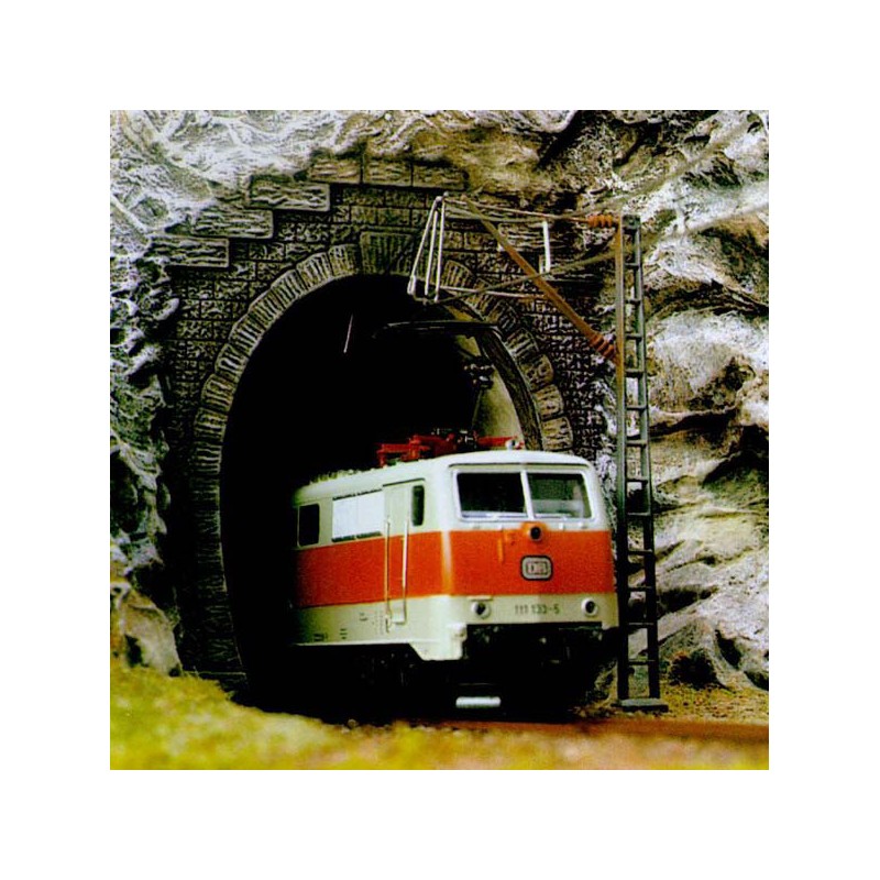 2 Tunnel portals. BUSCH 7026