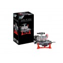 Motor V8 de combustão interna.