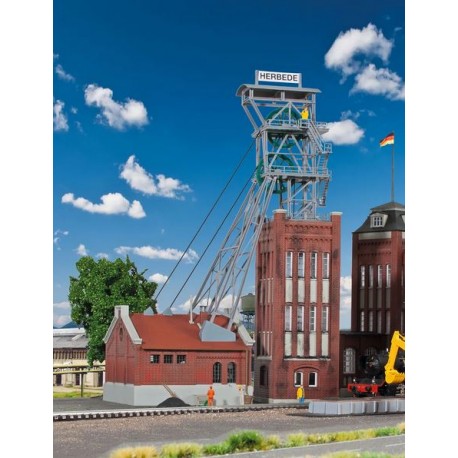 Mine hoist with motorhouse. KIBRI 9845