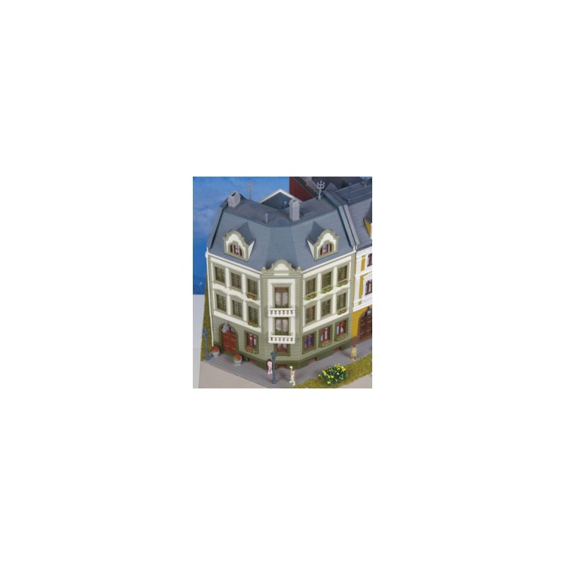 Edificio en esquina. KIBRI 38385