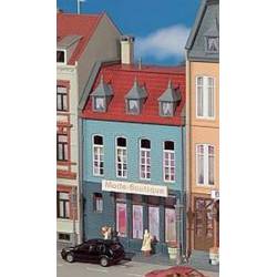 Bâtiment avec cafétéria.