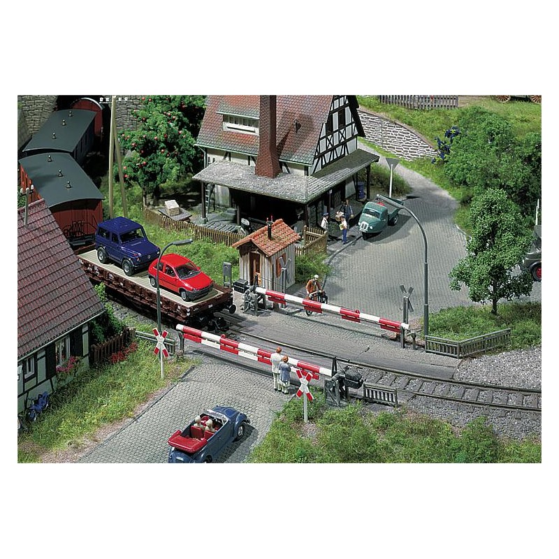 Guarded level crossing. FALLER 120172