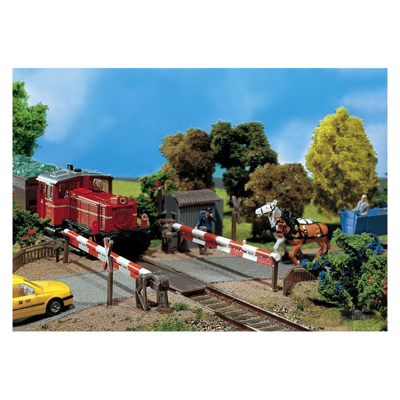 Guarded level crossing. FALLER 120173