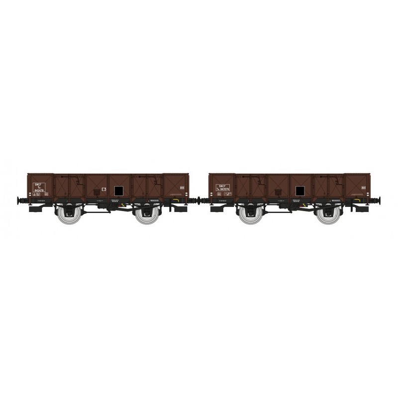 Ex-PLM 4 brown wooden doors wagon 540.
