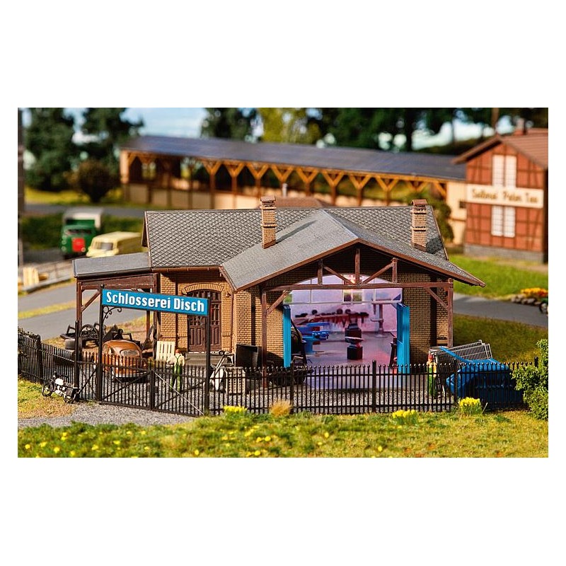 Fitter’s shop. FALLER 130192