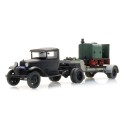 Ford AA mit Lokomotive.