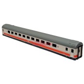 Intermediate car body of the UT432 electric railcar.