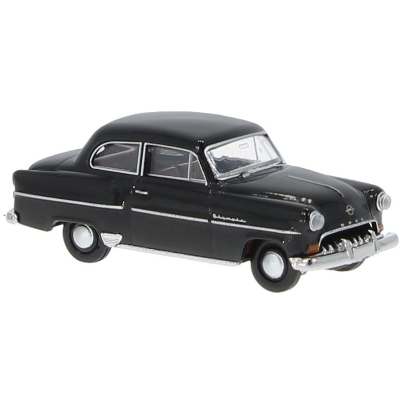 Opel Kadett Caravan, noir.