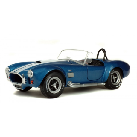 Modelo em escala de um AC Cobra 427 MKII.