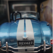 Maquette à l’échelle d’un AC Cobra 427 MKII.