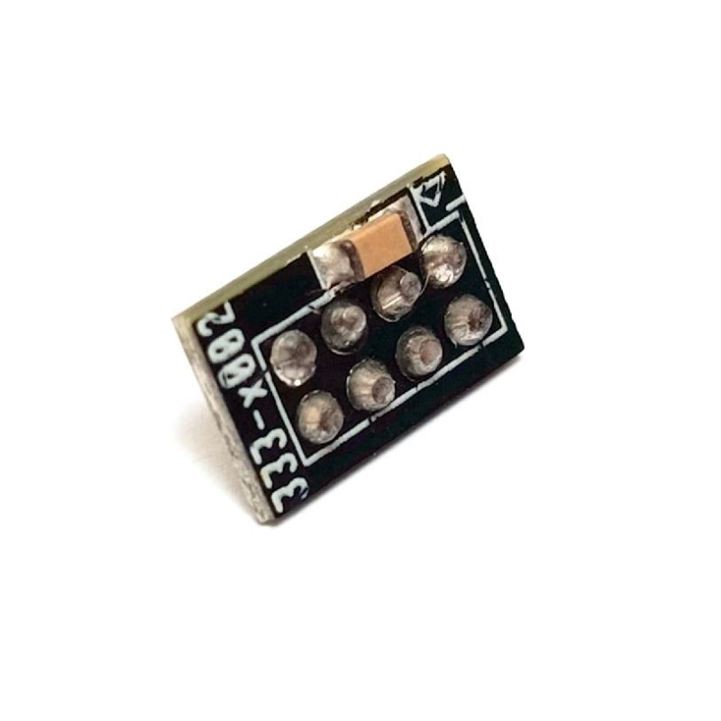 Connettore fittizio a 8 pin.