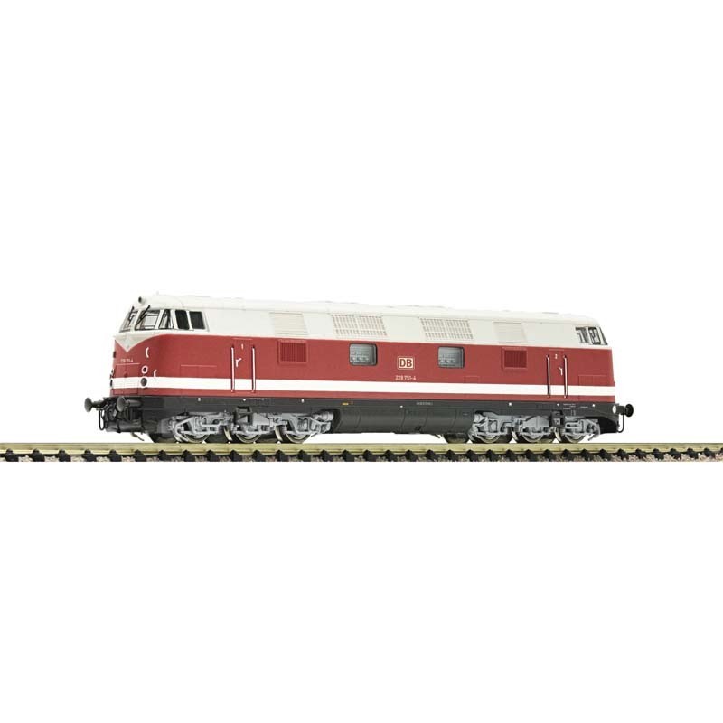 Diesel locomotive 228 751-4, DB AG. Diesel locomotive 228 751-4, DB AG.