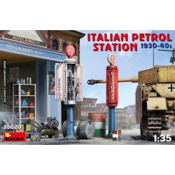 Station-service italienne. Les années 30-40.