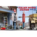 Station-service italienne. Les années 30-40.