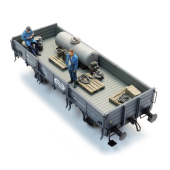 Chargement : camion de pulvérisation et 2 figurines.